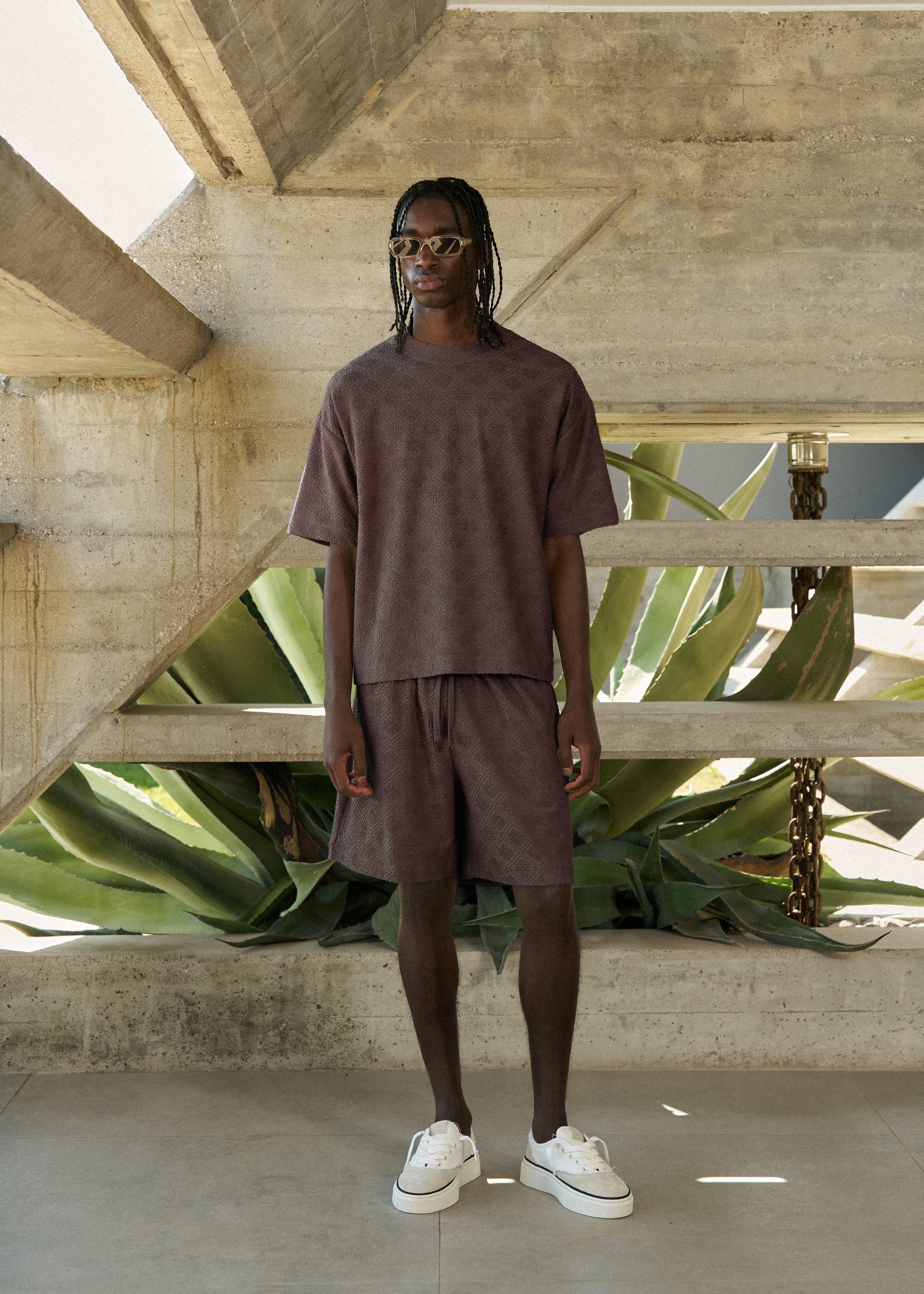 TOWELLING JACQUARD EMBLEM SHORTS - BROWN