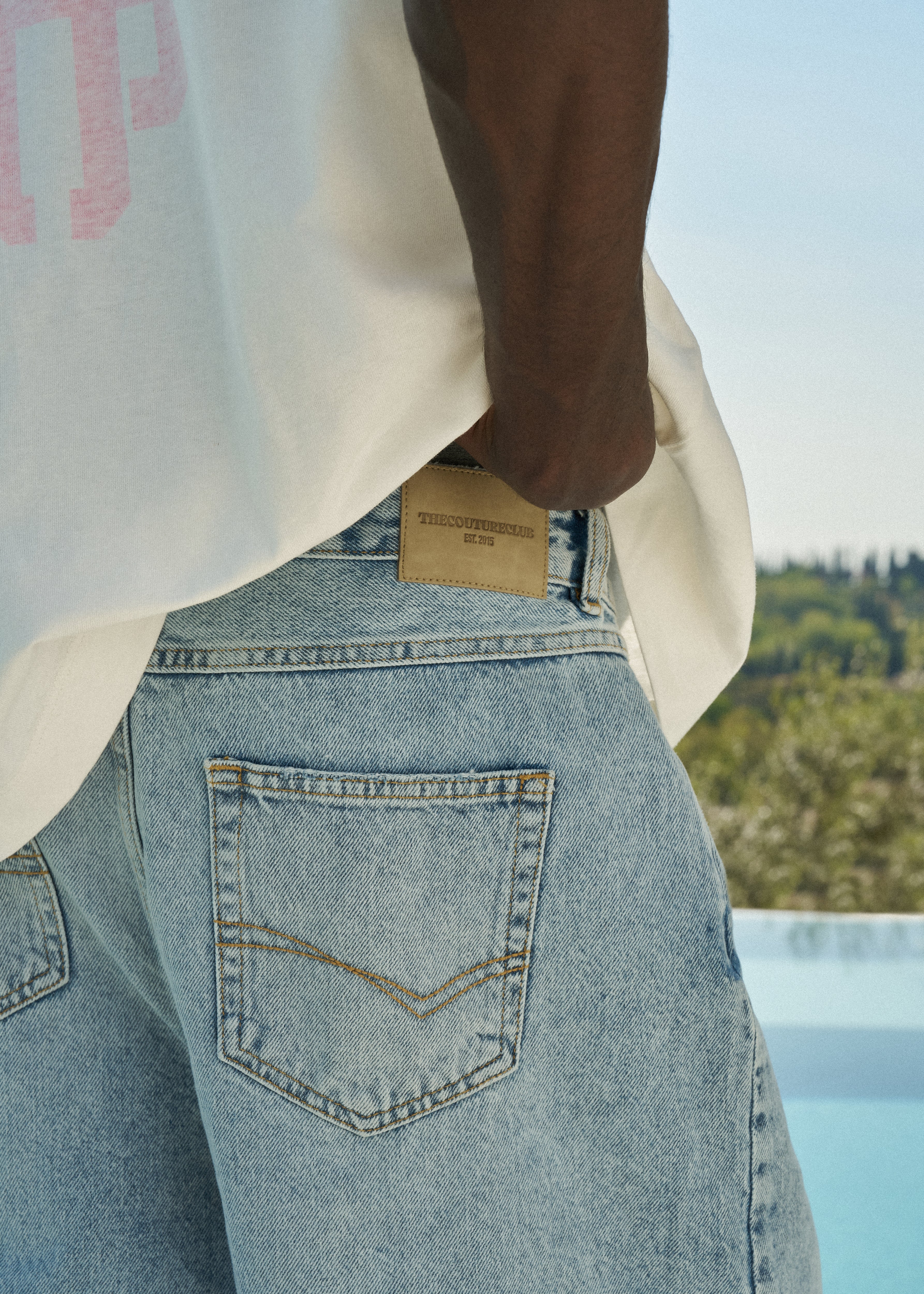 DENIM RAW EDGE SHORTS - MID STONE WASH