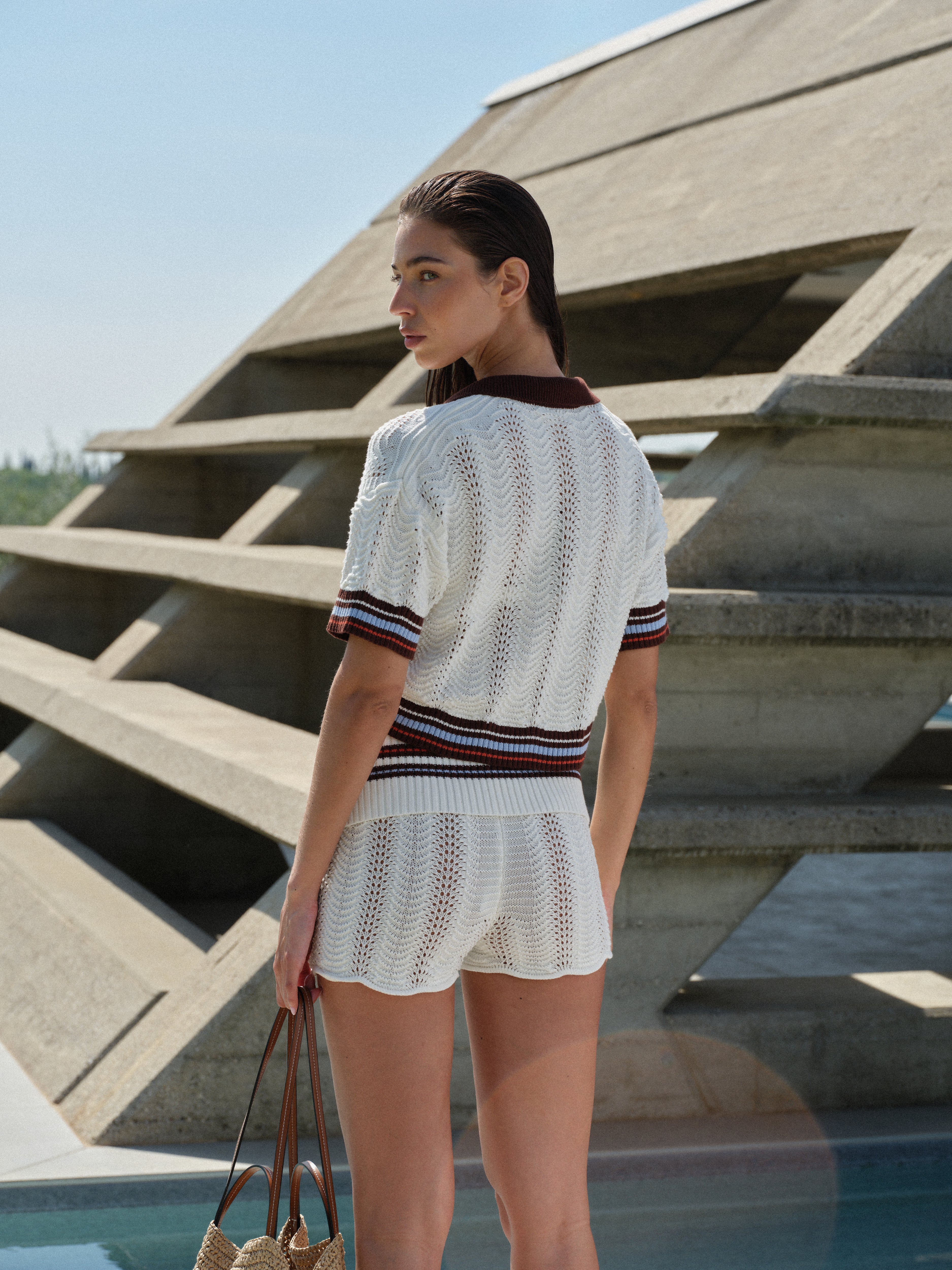 OPEN COLLAR CROCHET CROP SHIRT - CHOCOLATE