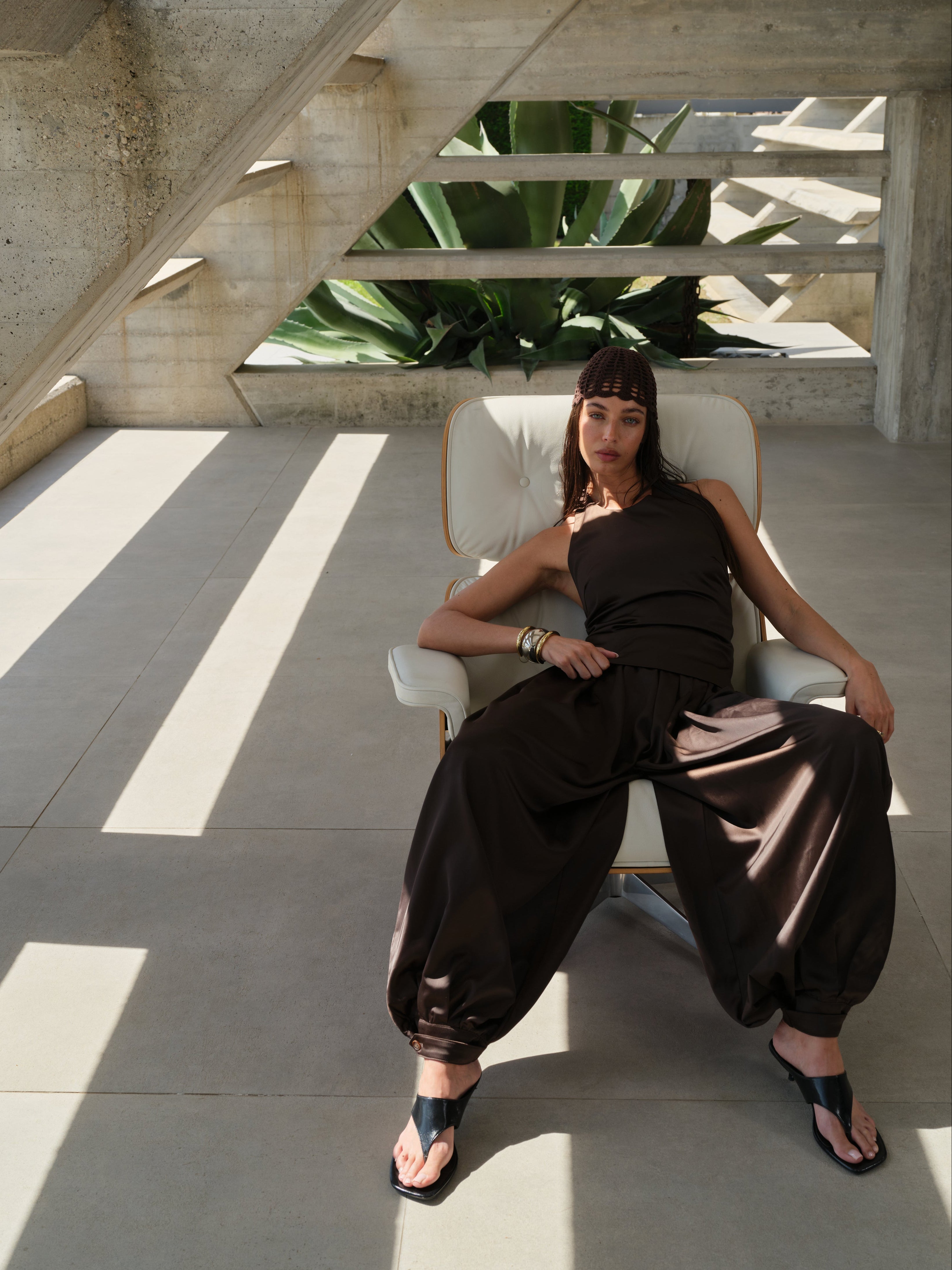 SATIN GATHERED BALLOON TROUSERS - CHOCOLATE