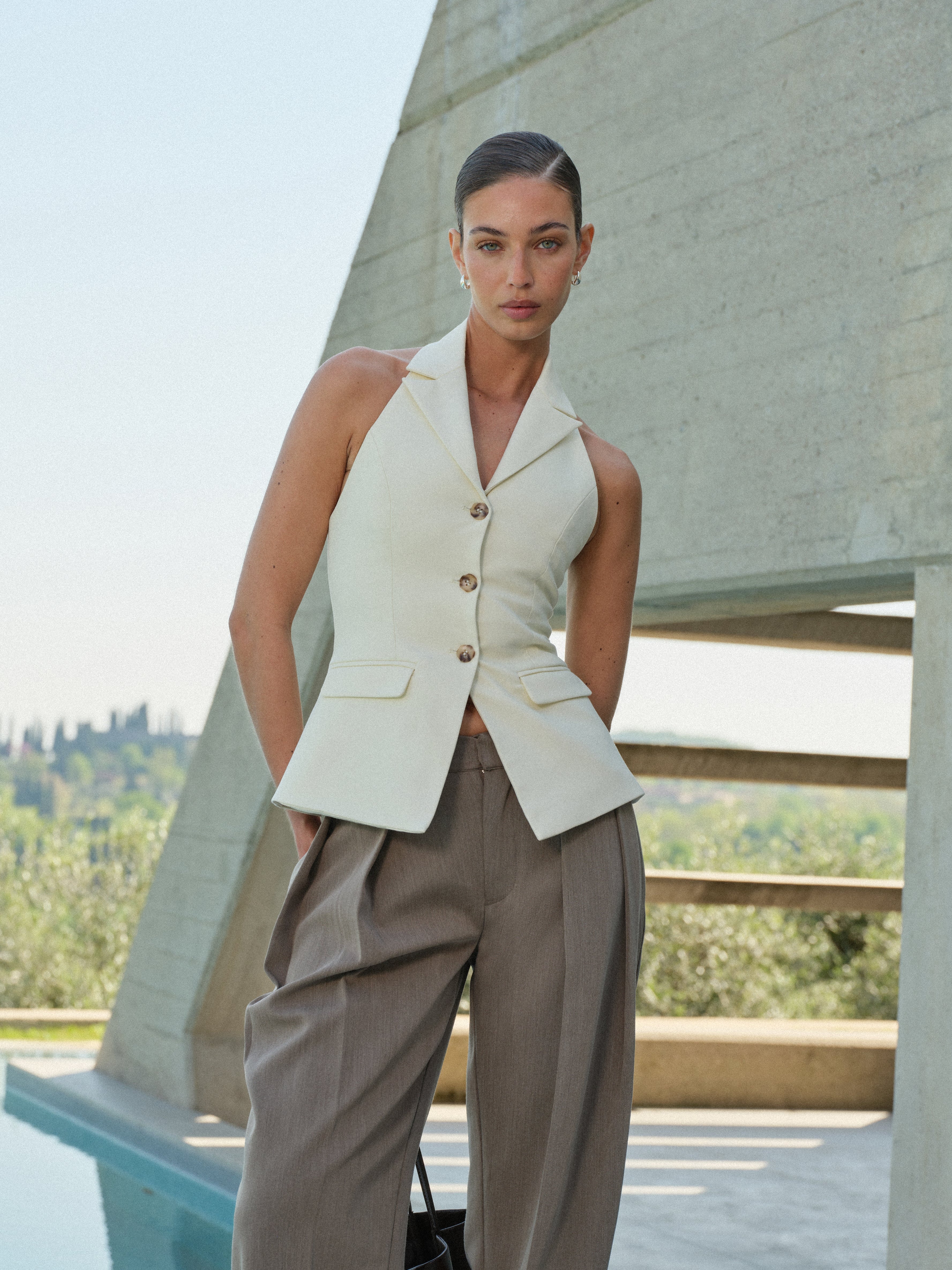 TAILORED HALTERNECK WAISTCOAT - OFF WHITE
