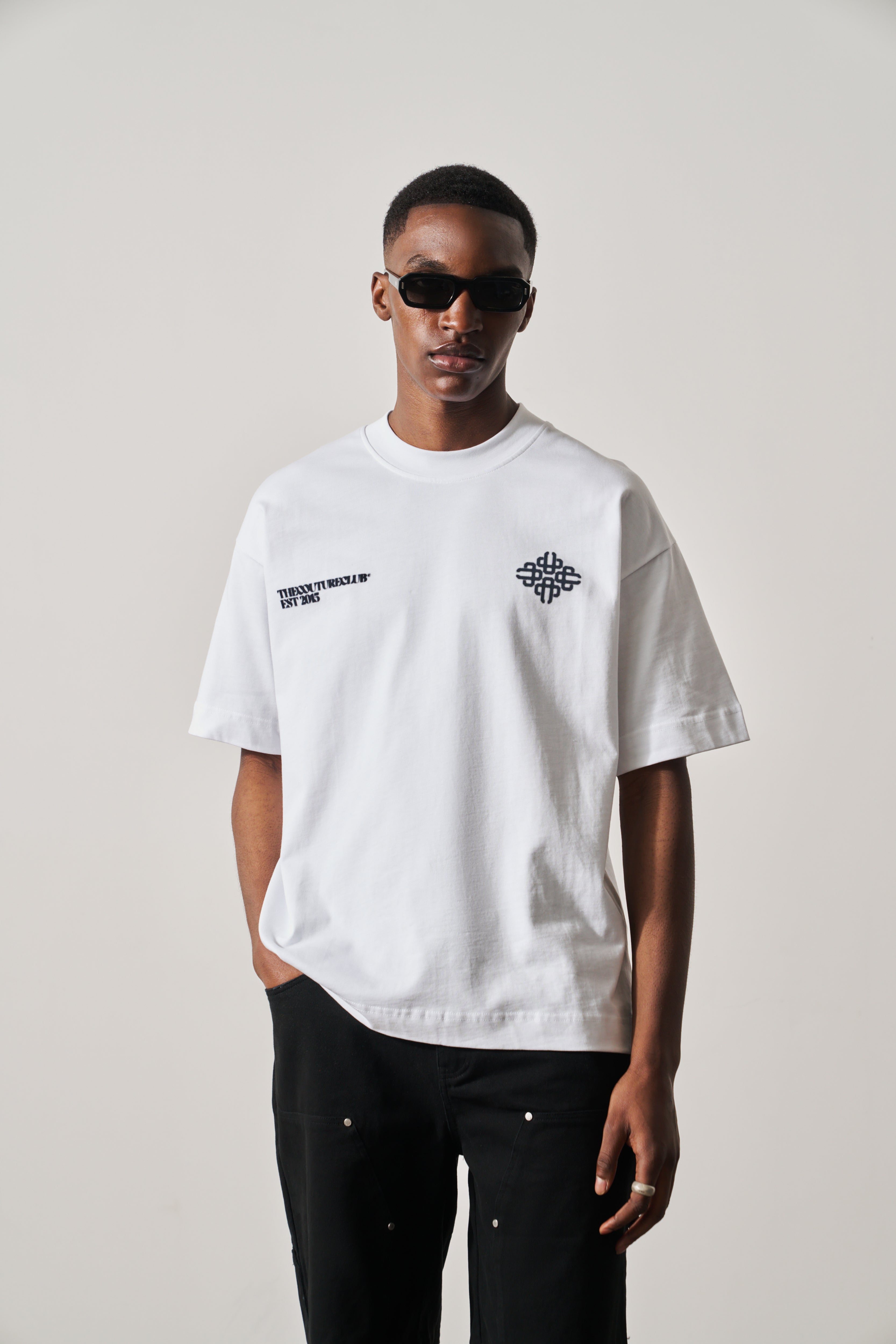 BLURRED GRAPHIC EMBLEM T-SHIRT - NAVY