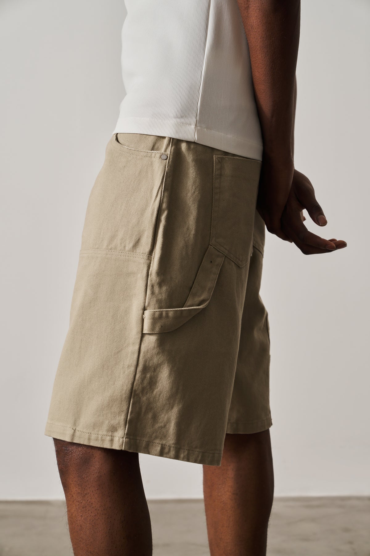 TWILL CARPENTER SHORTS - BEIGE