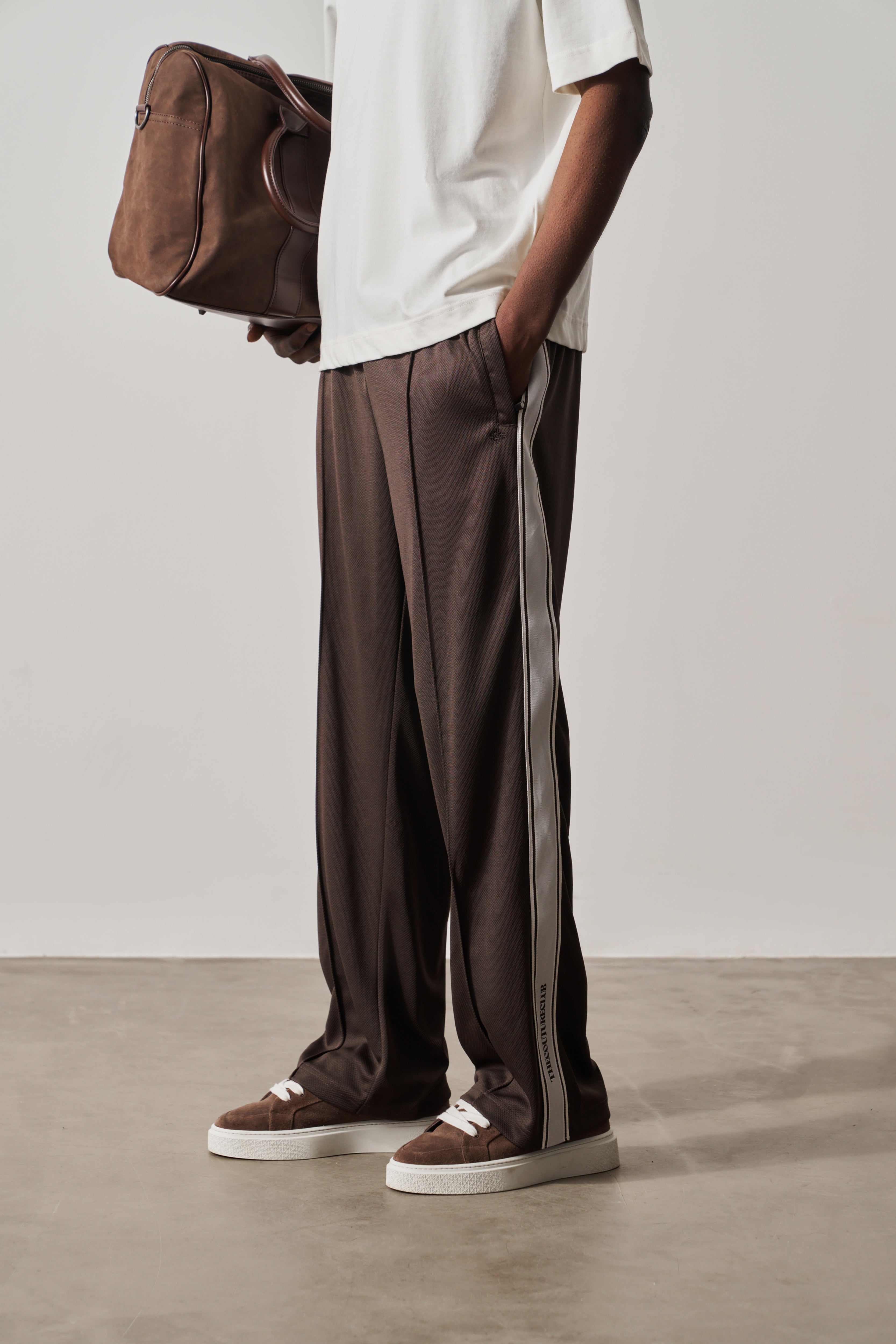 TAPE MESH JOGGER - BROWN