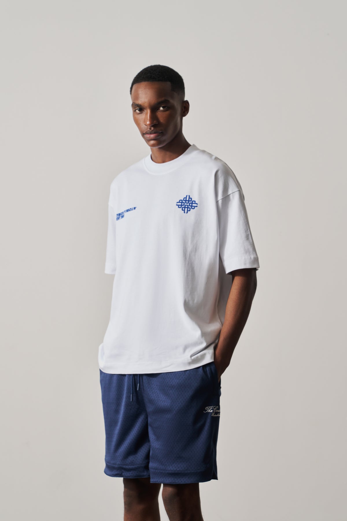 BLURRED GRAPHIC EMBLEM T-SHIRT - COBALT