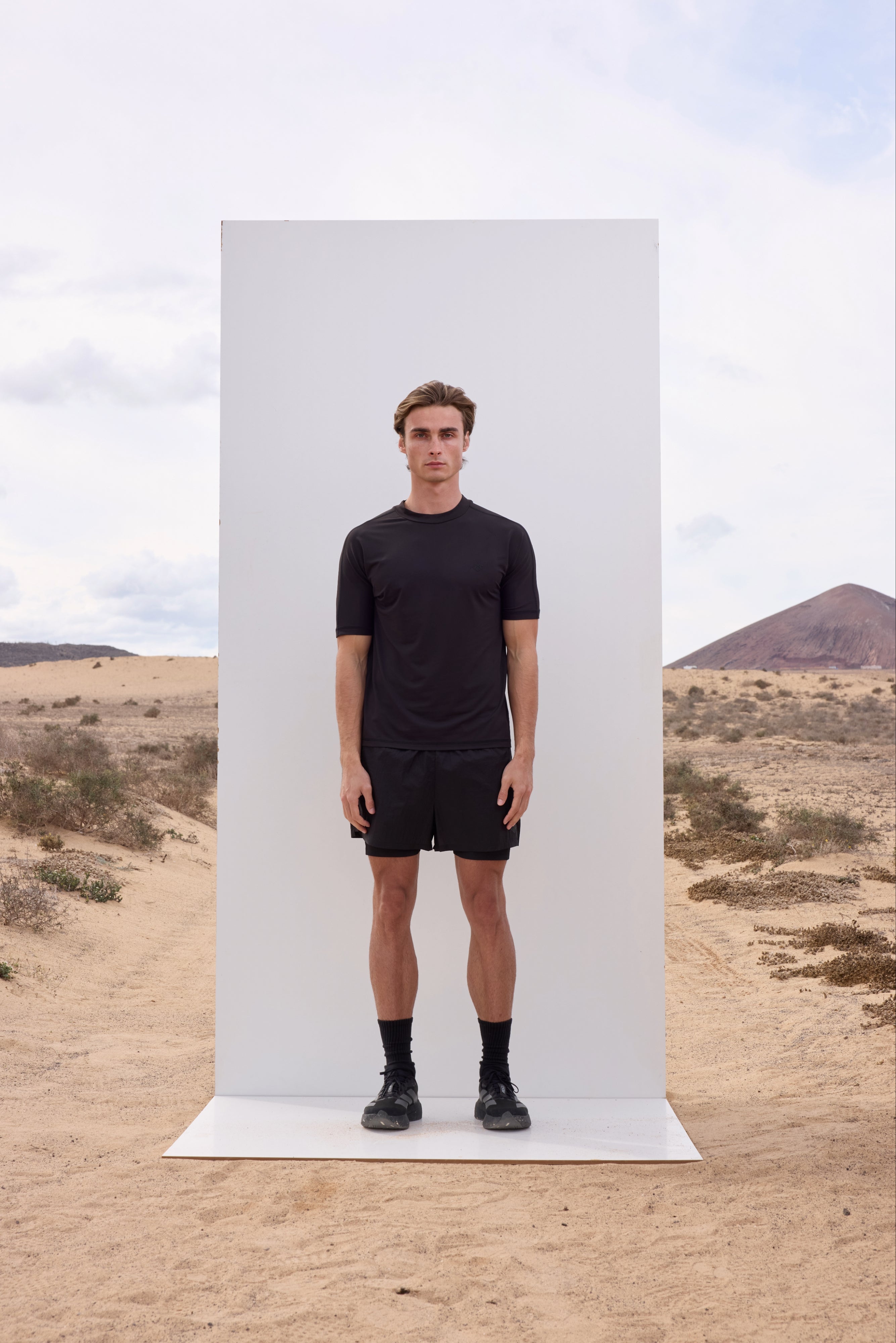 SHORT SLEEVE TRAINING TOP - BLACK