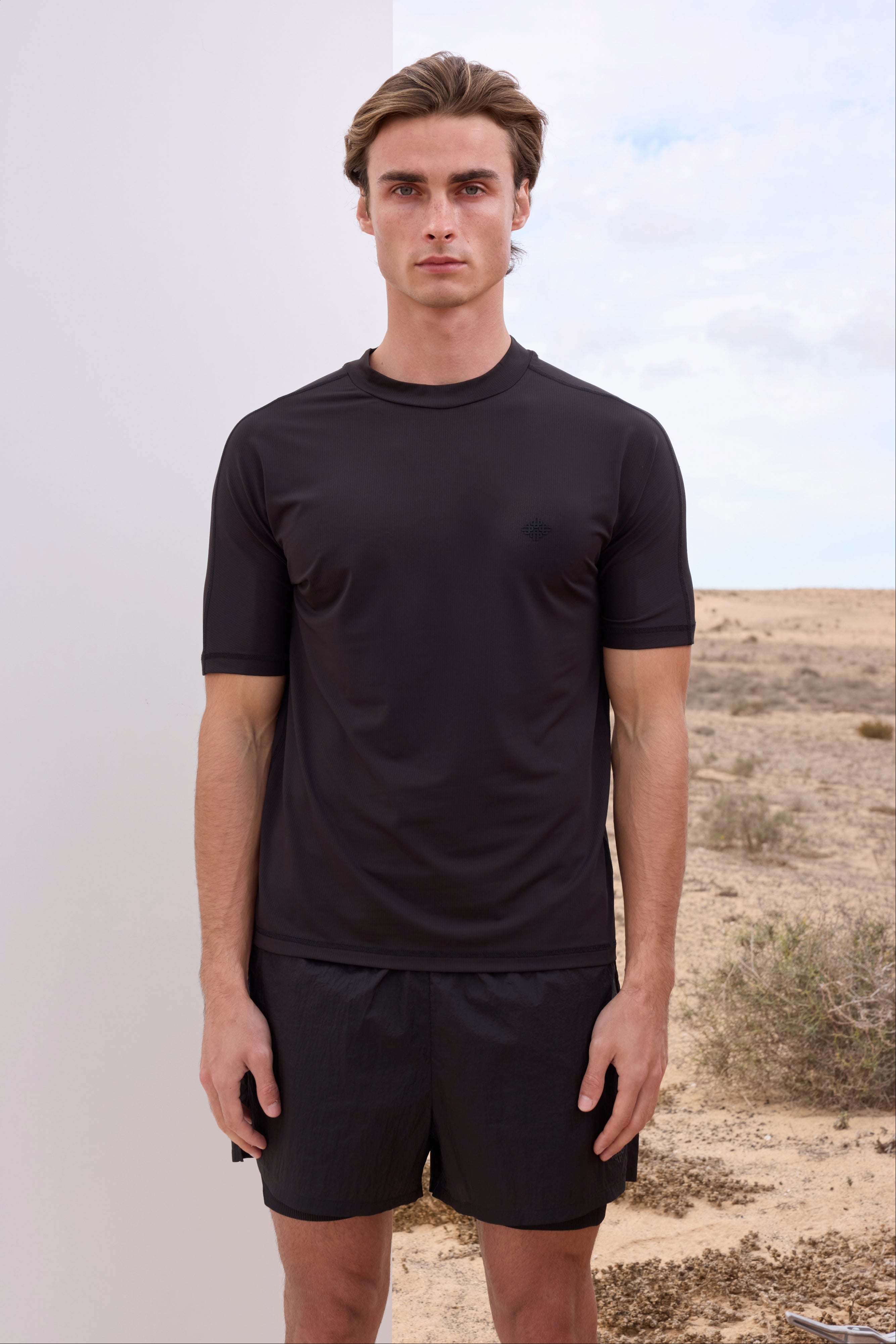 SHORT SLEEVE TRAINING TOP - BLACK