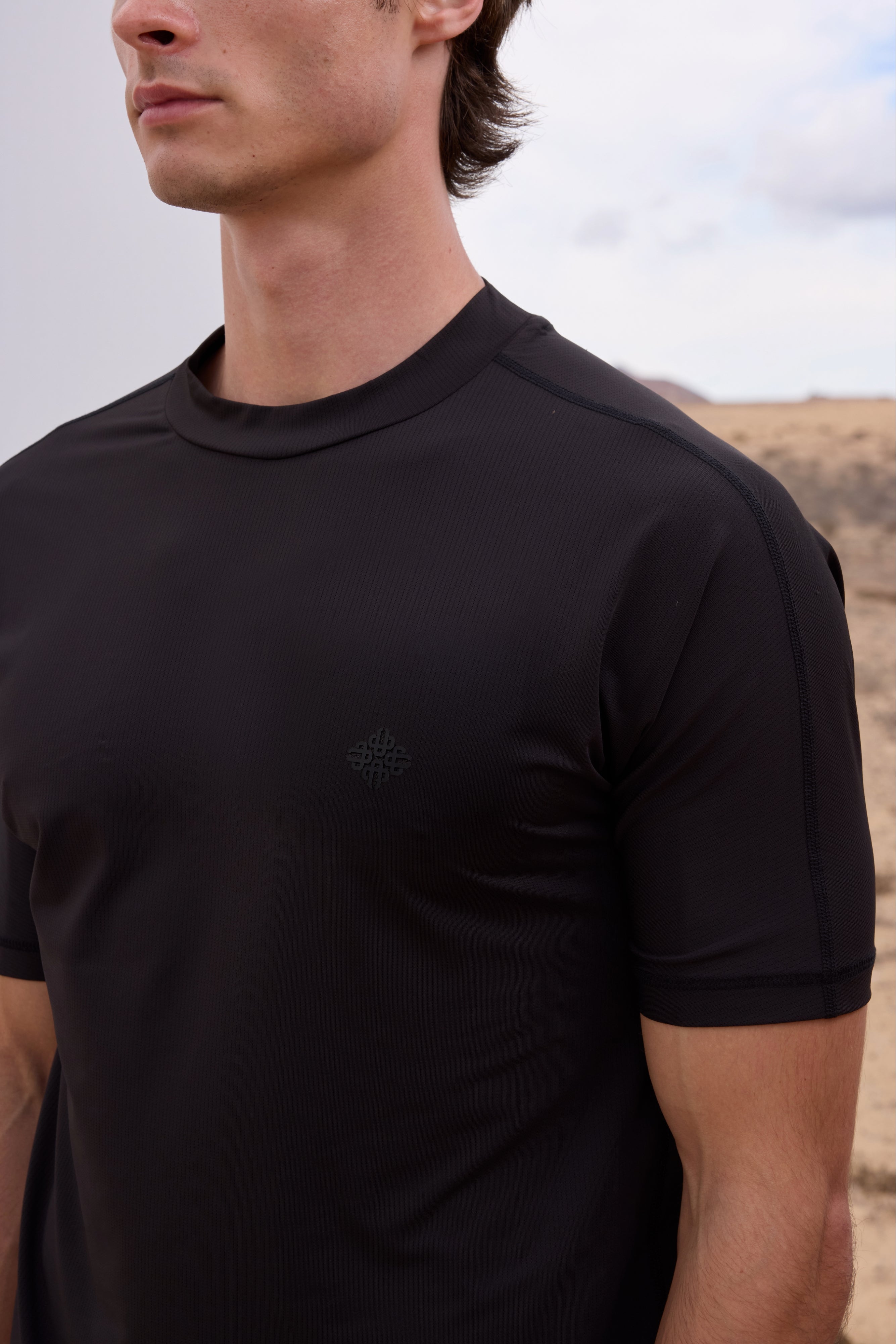 SHORT SLEEVE TRAINING TOP - BLACK